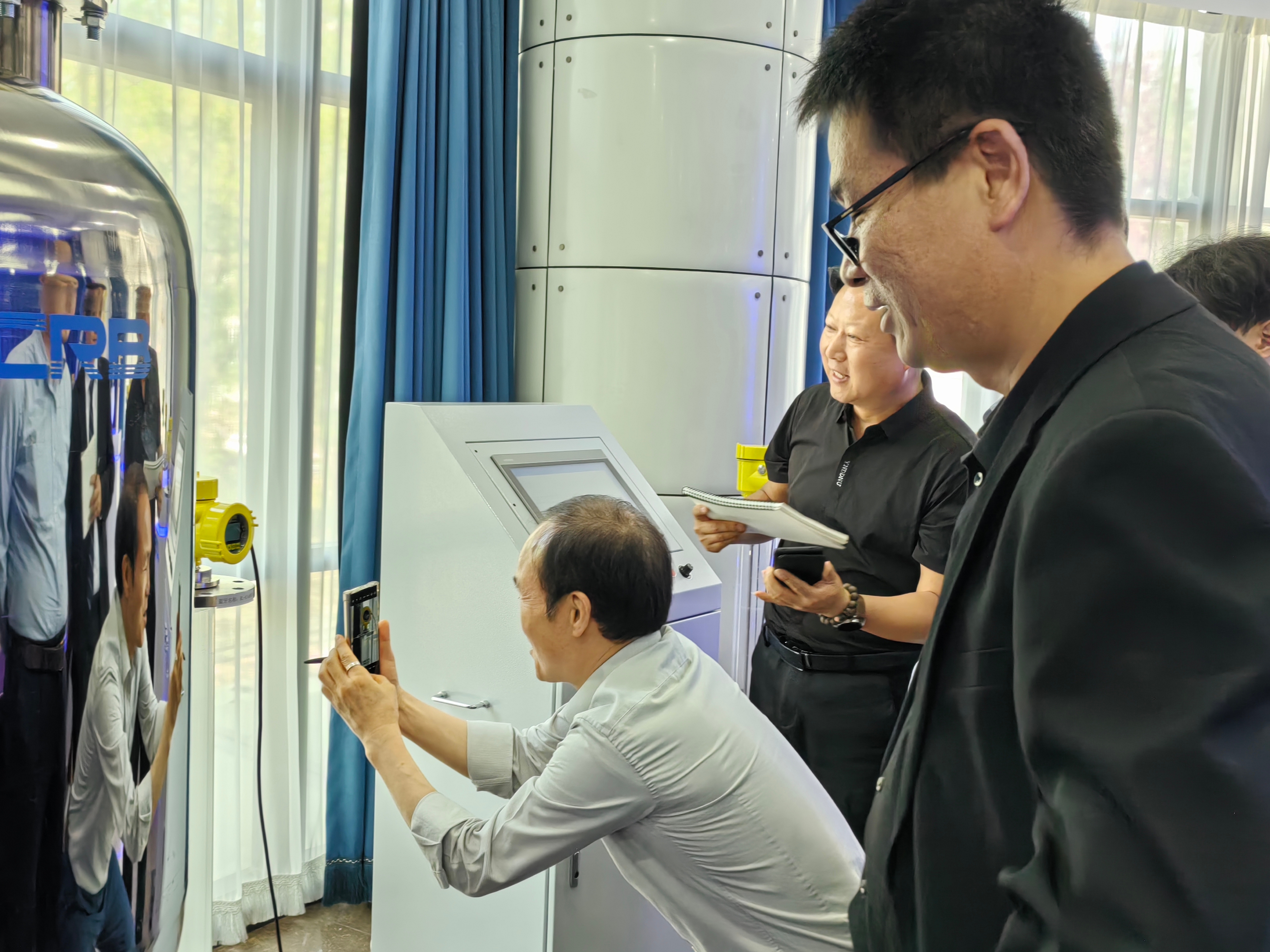 韓國客戶到訪北京精誠瑞博 開展技術交流與車間考察 韓國客戶到訪北京精誠瑞博 開展技術交流與車間考察